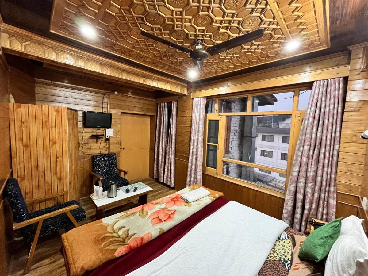 Sun N Shade Guest House Srīnagar Exterior foto